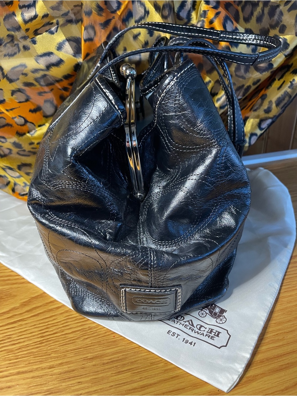 Classic Coach kisslock Black Leather Satchel Handbag - Picture 3 of 7